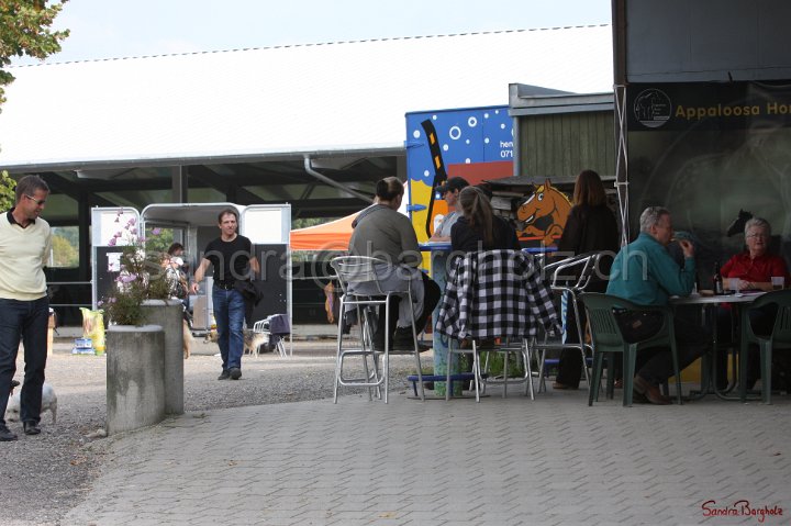 HE-Outside_014.jpg