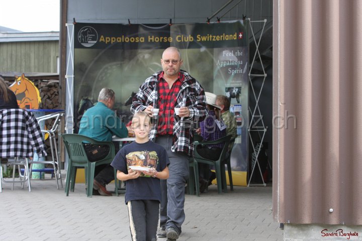 HE-Outside_015.jpg