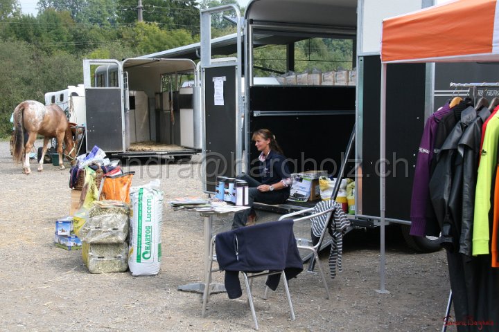 HE-Outside_055.jpg